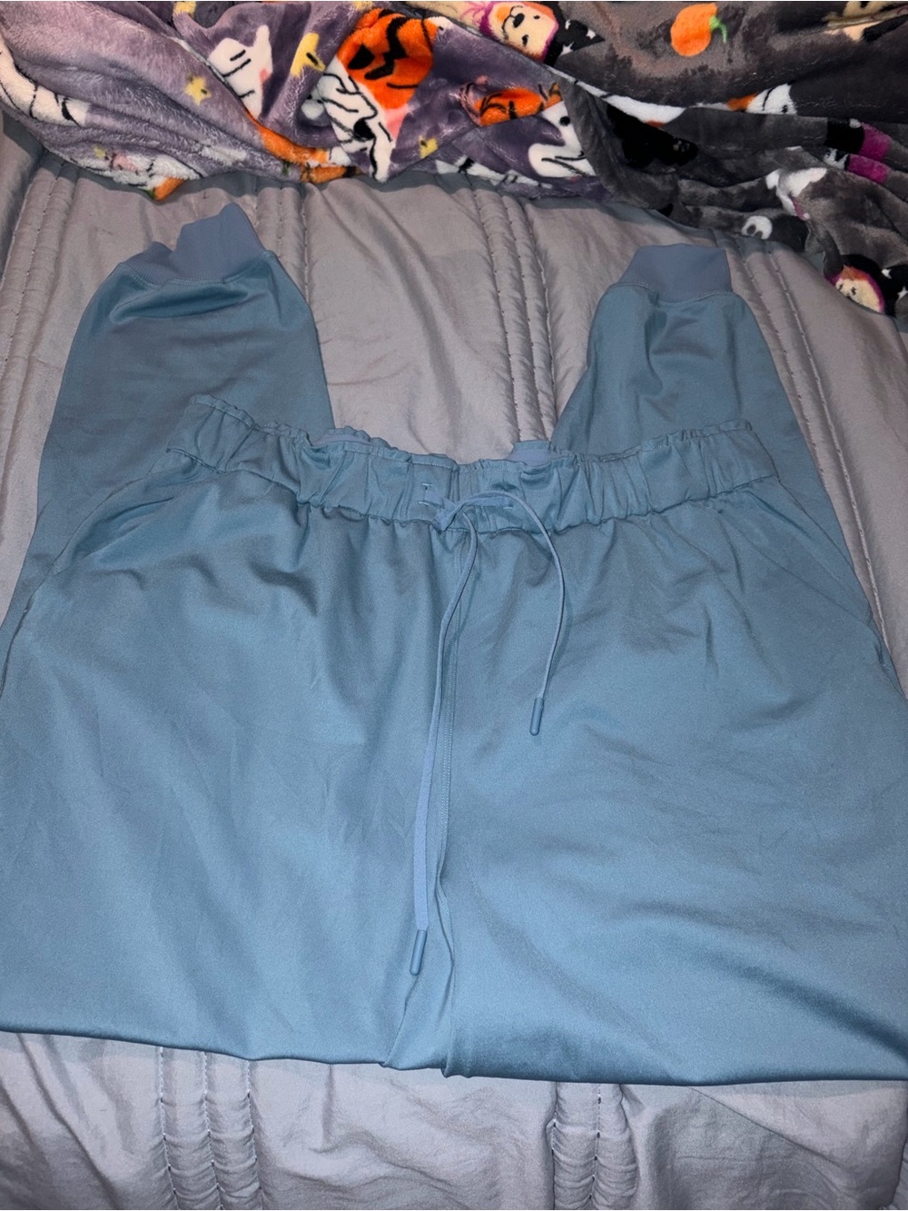 NWOT Lululemon size 14 joggers